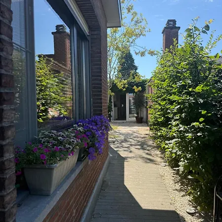 Cozy Garden With Private Entrance Mellet