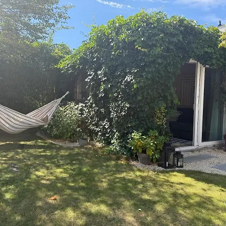 Cozy Garden With Private Entrance Mellet