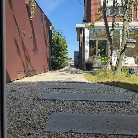 Cozy Garden With Private Entrance Mellet